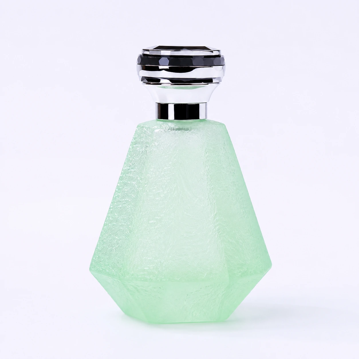 Front view of BR21-08 diamond-shaped frosted glass perfume bottle with crystal crack texture