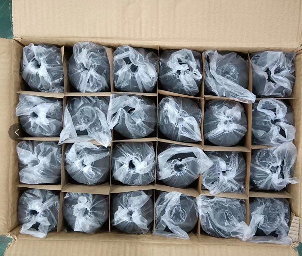 Historical packing example: individually bagged glass diffuser bottles in carton cells Historical packing example: individually bagged glass diffuser bottles in carton cells