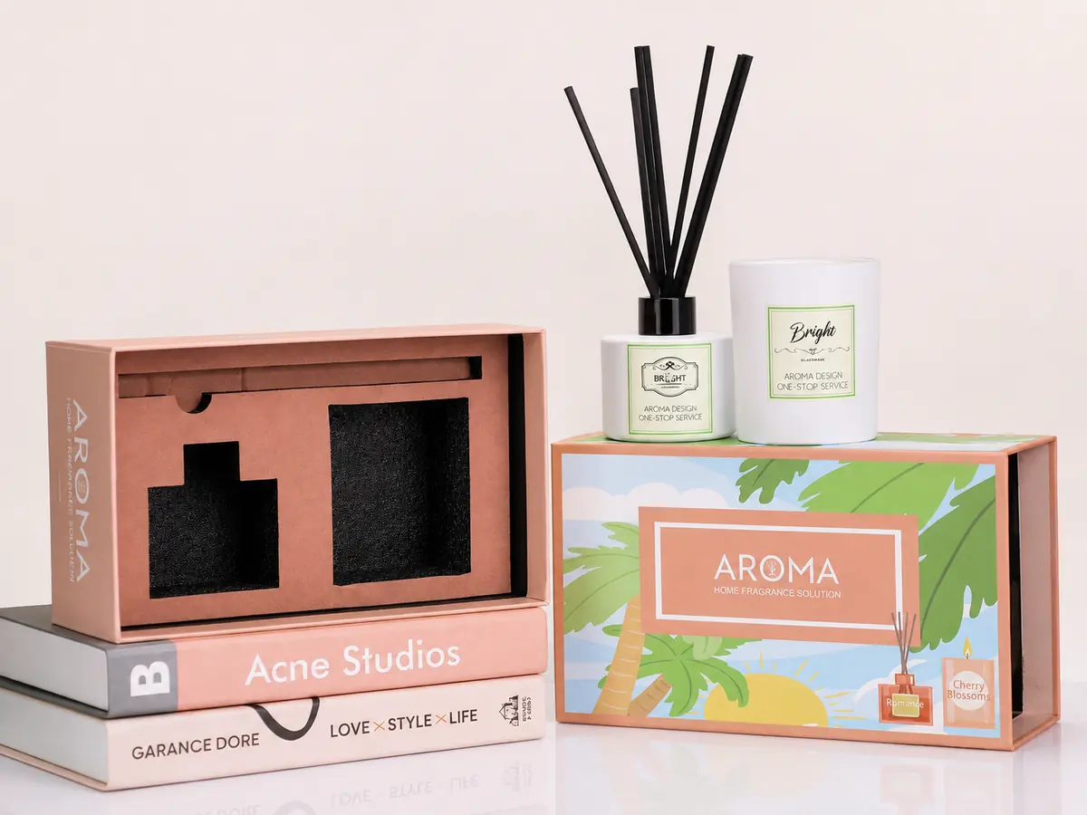 Custom packaging boxes, labels and fitted inserts for glass bottles and jars